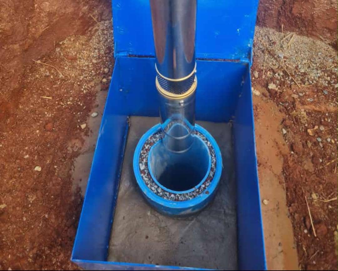 Pump installation in a protective borehole casing